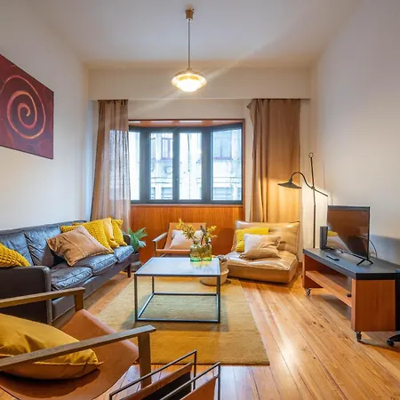 Sublime Downtown Retreat By Elsa, 180m2 Apartment
