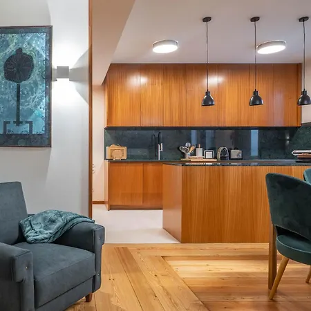 Apartment Sublime Downtown Retreat By Elsa, 180m2