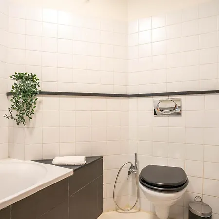 Apartment Sublime Downtown Retreat By Elsa, 180m2 Porto