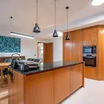 Διαμέρισμα Sublime Downtown Retreat By Elsa, 180m2