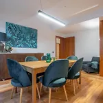 Sublime Downtown Retreat By Elsa, 180m2 * Πόρτο
