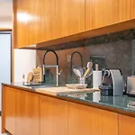 Sublime Downtown Retreat By Elsa, 180m2
