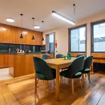Sublime Downtown Retreat By Elsa, 180m2 *