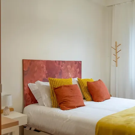 Sublime Downtown Retreat By Elsa, 180m2 아파트