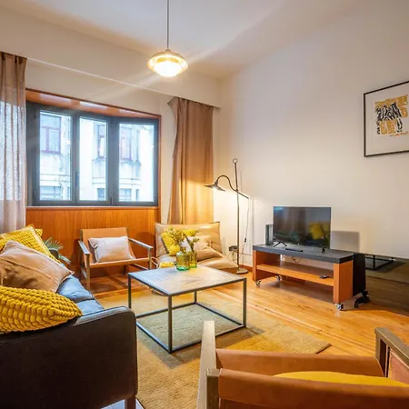 Sublime Downtown Retreat By Elsa, 180m2 Порту
