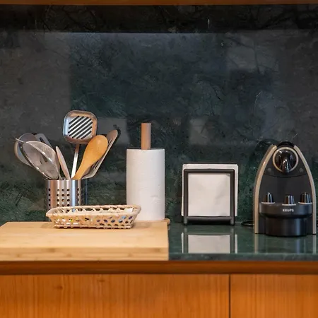 Apartment Sublime Downtown Retreat By Elsa, 180m2