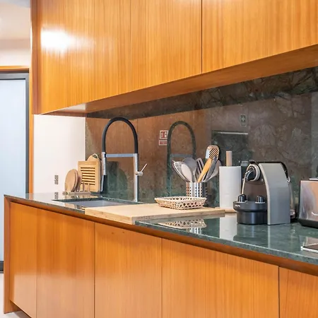 Sublime Downtown Retreat By Elsa, 180m2