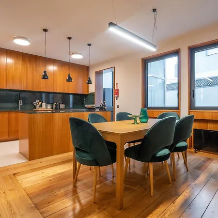 Sublime Downtown Retreat By Elsa *