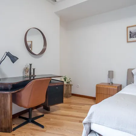 Sublime Downtown Retreat By Elsa, 180m2