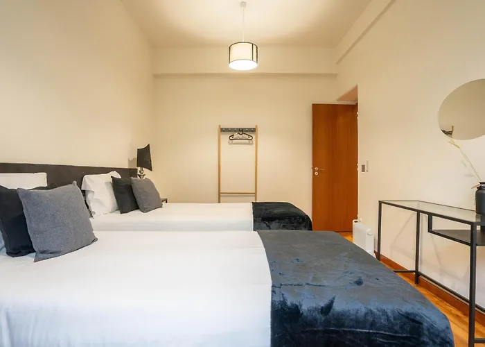 דירה Sublime Downtown Retreat By Elsa, 180m2 פורטו