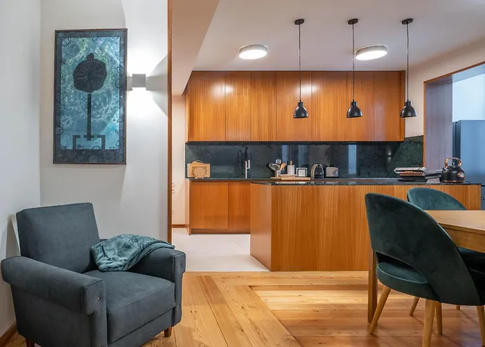 דירה Sublime Downtown Retreat By Elsa, 180m2