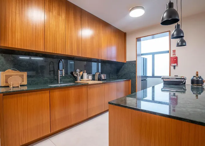 Sublime Downtown Retreat By Elsa, 180m2 Διαμέρισμα *