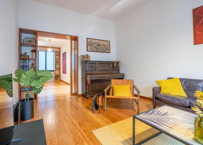 Sublime Downtown Retreat By Elsa, 180m2 דירה *