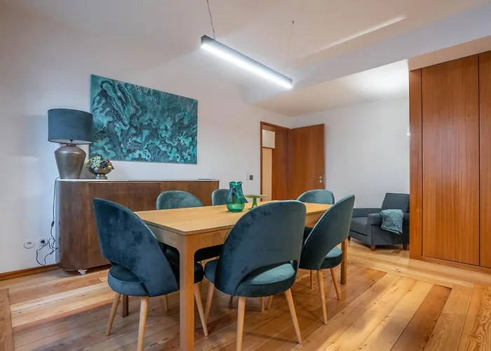 Sublime Downtown Retreat By Elsa, 180m2 * Πόρτο