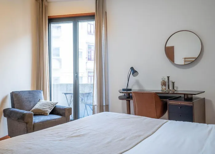 Sublime Downtown Retreat By Elsa, 180m2 Lägenhet Oporto