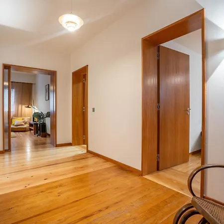 Sublime Downtown Retreat By Elsa, 180m2 *