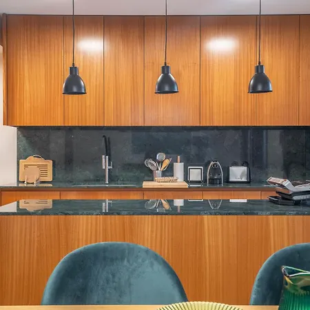 Sublime Downtown Retreat By Elsa, 180m2 Apartament *