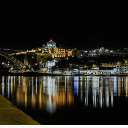 Sublime Downtown Retreat By Elsa, 180m2 Oporto